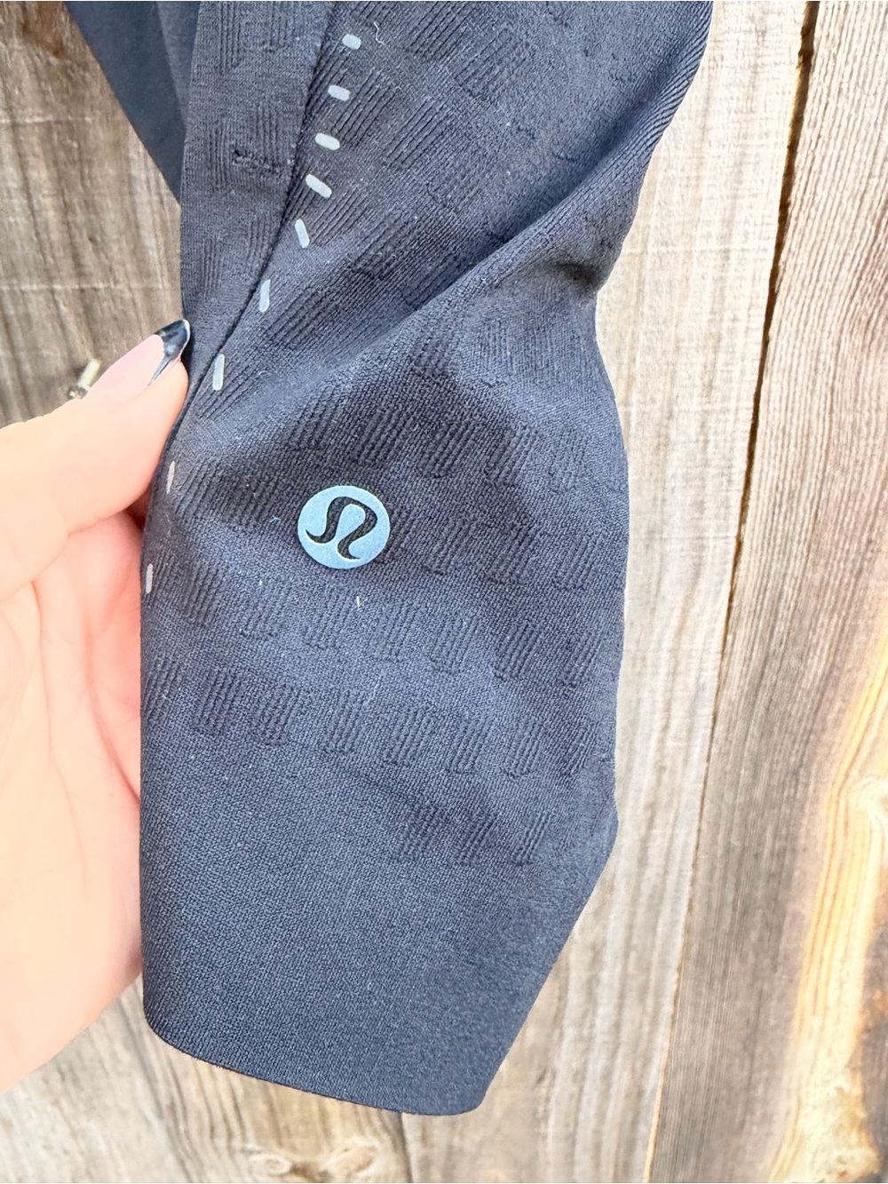 Lululemon SenseKnit Running Short 10" Size Large - Picture 4 of 9